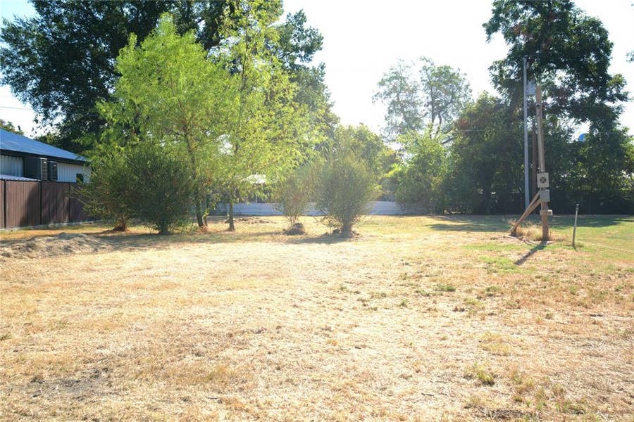 Property photo for 130 N Cedar, Blossom, TX