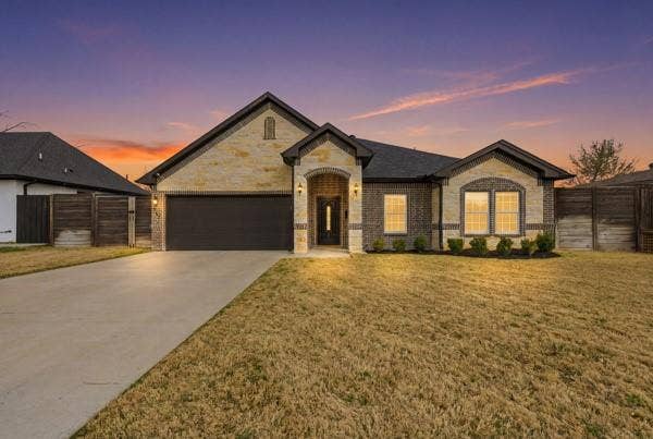 Property photo for 3247 Darvany Drive, Dallas, TX