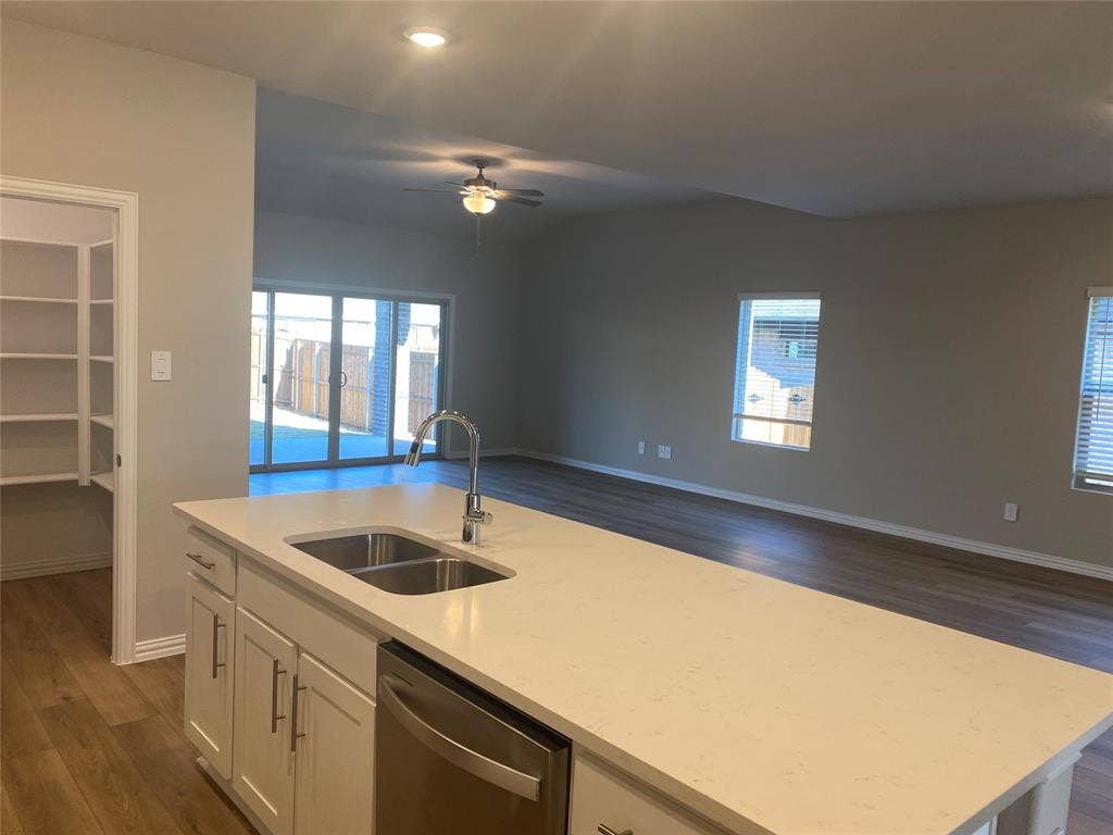 2129 Mustang Way, Seagoville, TX 75159