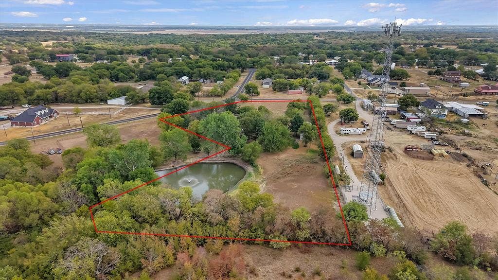 102 Old Pecan, Ennis, TX 75119 102 Old Pecan, Ennis, TX 75119