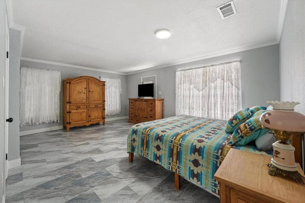102 Old Pecan, Ennis, TX 75119 102 Old Pecan, Ennis, TX 75119