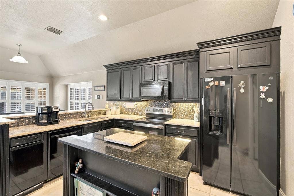 501 Branchwood Drive, Midlothian, TX 76065 501 Branchwood Drive, Midlothian, TX 76065