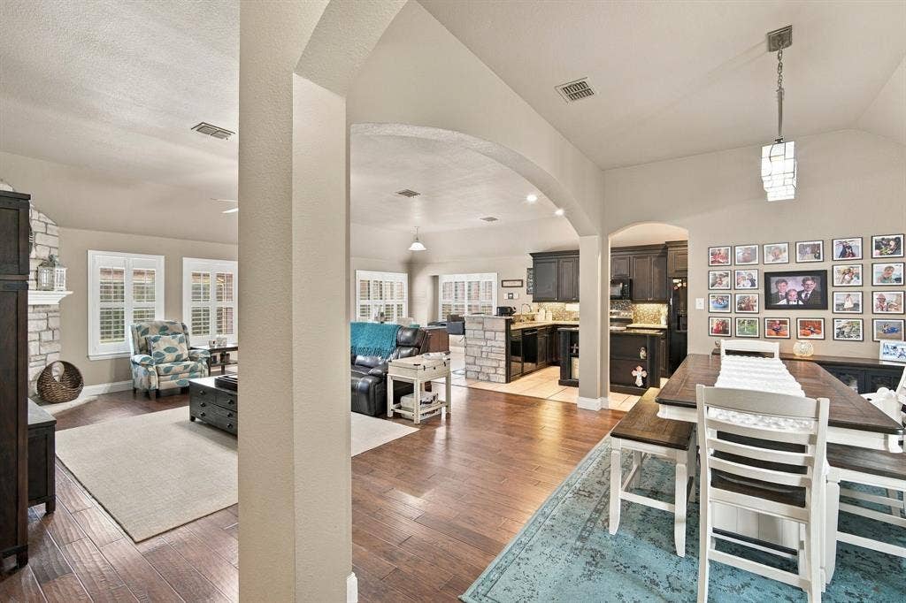 501 Branchwood Drive, Midlothian, TX 76065 501 Branchwood Drive, Midlothian, TX 76065
