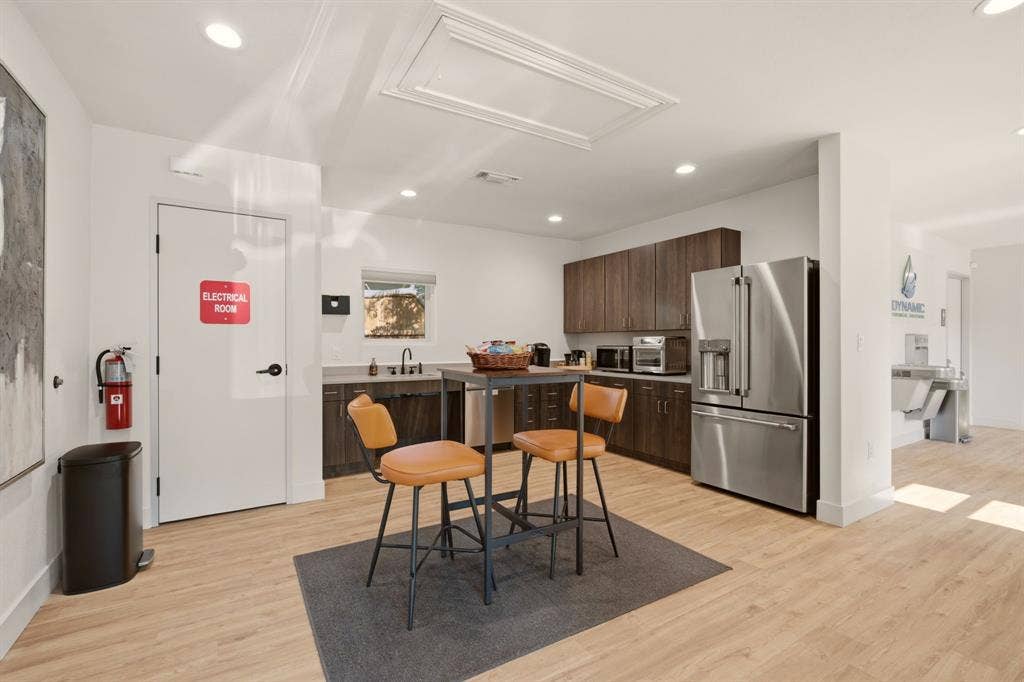 7274 Elm Street, Frisco, TX 75034 7274 Elm Street, Frisco, TX 75034