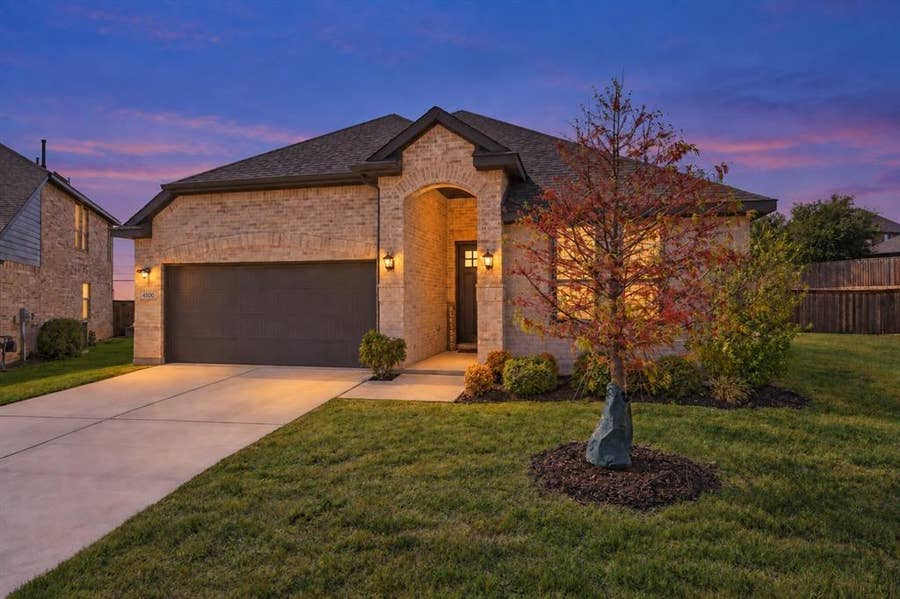 Property photo for 4100 Mistflower Way, Northlake, TX