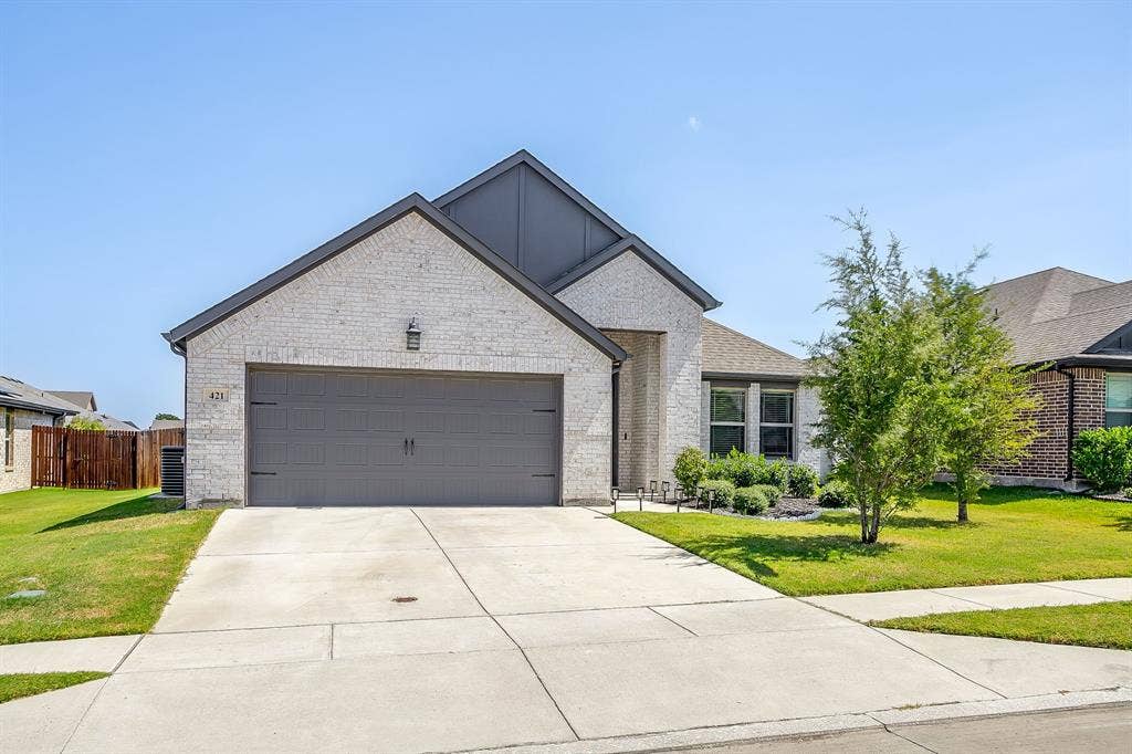 421 Escondido Street, Weatherford, TX 76087 421 Escondido Street, Weatherford, TX 76087