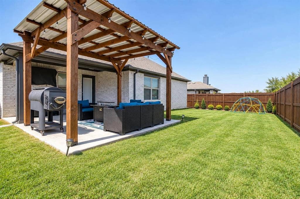421 Escondido Street, Weatherford, TX 76087 421 Escondido Street, Weatherford, TX 76087