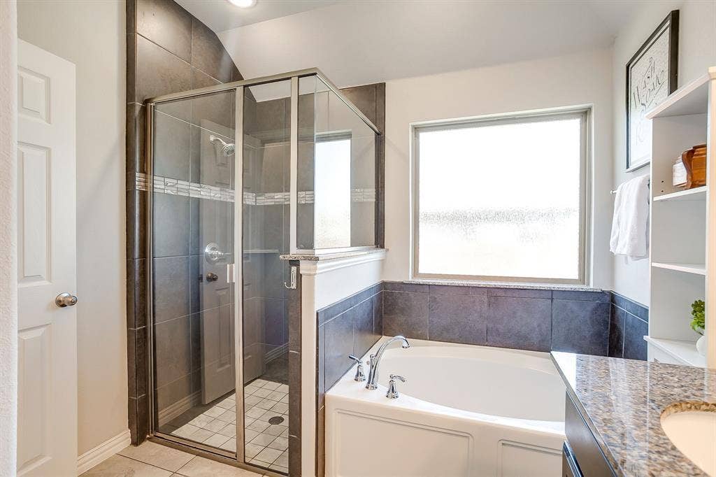 421 Escondido Street, Weatherford, TX 76087 421 Escondido Street, Weatherford, TX 76087