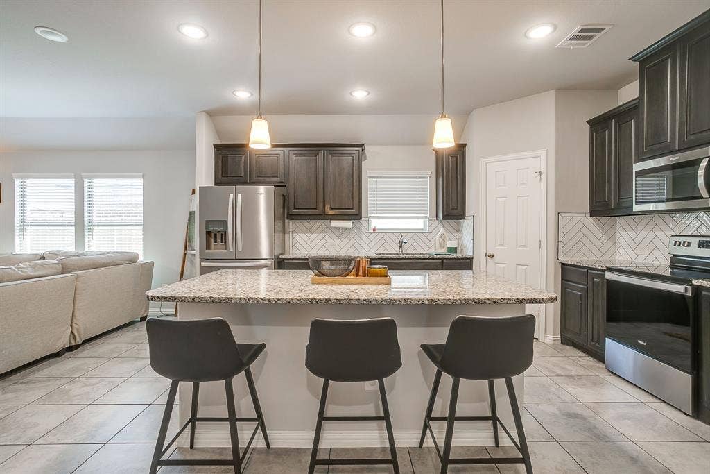 421 Escondido Street, Weatherford, TX 76087 421 Escondido Street, Weatherford, TX 76087