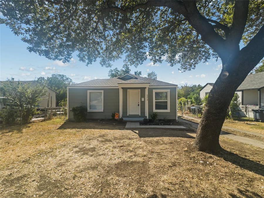 Property photo for 4212 Mccart Avenue, Fort Worth, TX