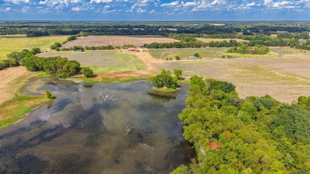 7959 County Road 4823, Wolfe City, TX 75496