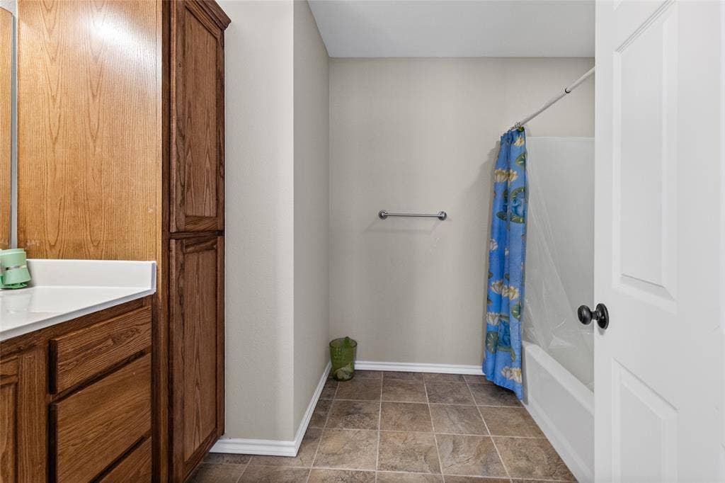 7959 County Road 4823, Wolfe City, TX 75496