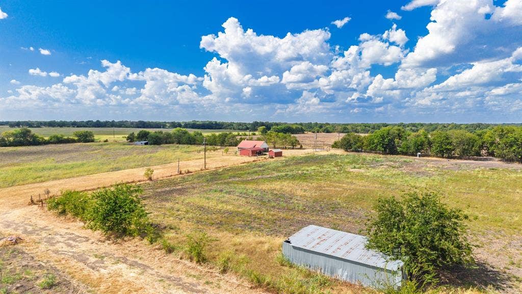 7959 County Road 4823, Wolfe City, TX 75496