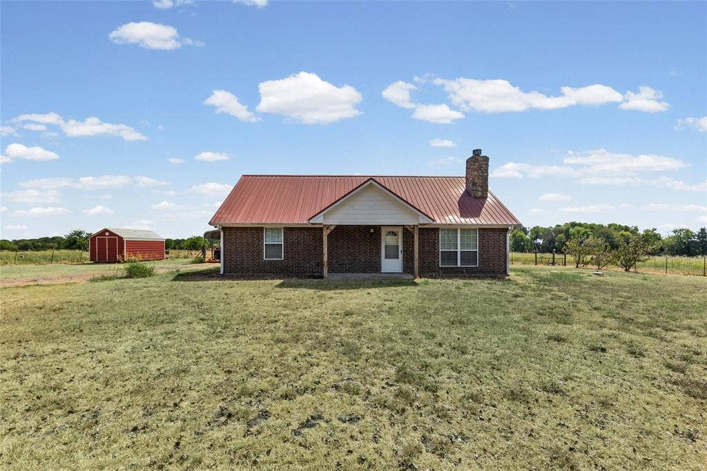 7959 County Road 4823, Wolfe City, TX 75496