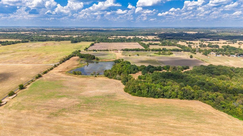 7959 County Road 4823, Wolfe City, TX 75496