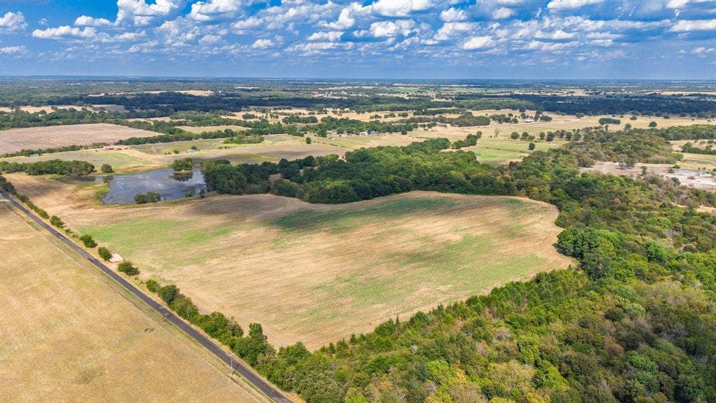 7959 County Road 4823, Wolfe City, TX 75496