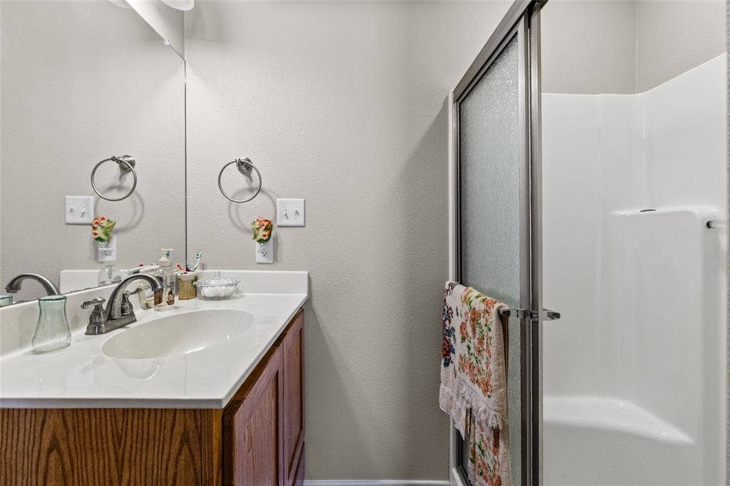 7959 County Road 4823, Wolfe City, TX 75496