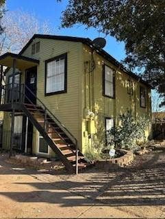 Property photo for 901 Davis Street, Grand Prairie, TX