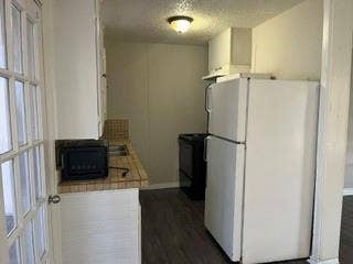 901 Davis Street, Grand Prairie, TX 75050 Upstairs unit