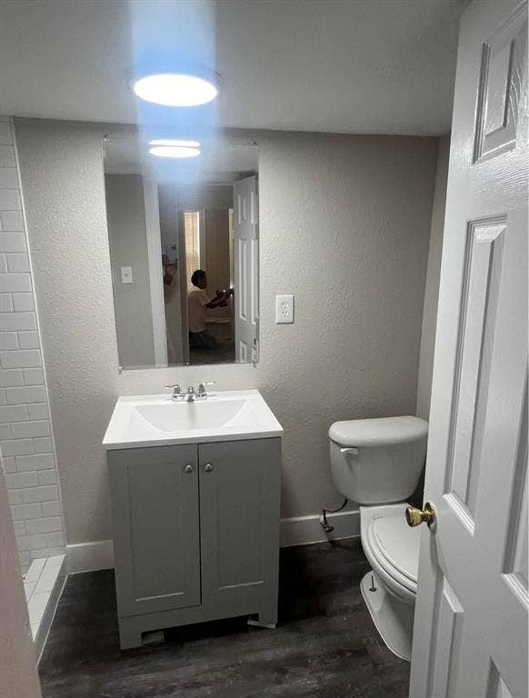 901 Davis Street, Grand Prairie, TX 75050 Downstairs back unit
