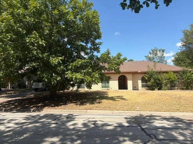 Property photo for 2011 Elmridge Drive, Arlington, TX