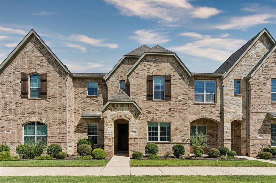 Property photo for 6904 Fairfield Lane, North Richland Hills, TX