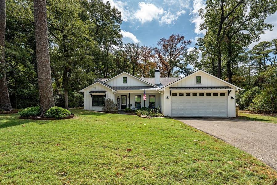 Property photo for 186 Pleasant Hill Lane, Holly Lake Ranch, TX