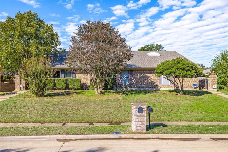 Property photo for 812 Saint Paul Court, Richardson, TX