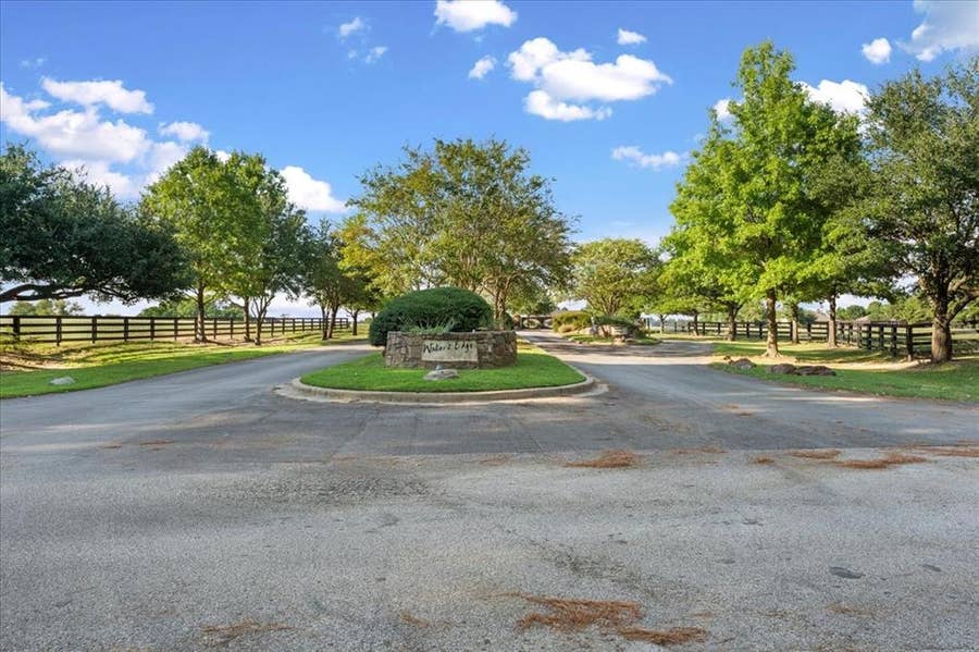 Property photo for TBD Shore Crest Way, Athens, TX