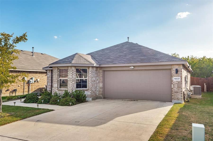 Property photo for 16537 White Fish Lane, Justin, TX