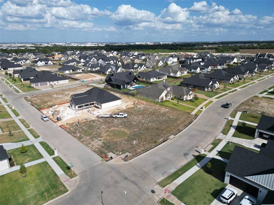 Property photo for 13077 Rainier Drive, Woodway, TX