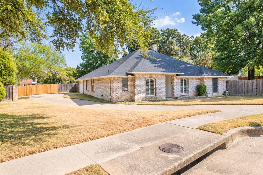 Property photo for 301 Morrison Court, Euless, TX