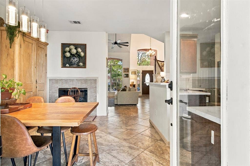8414 Romanway Drive, Dallas, TX 75249 8414 Romanway Drive, Dallas, TX 75249