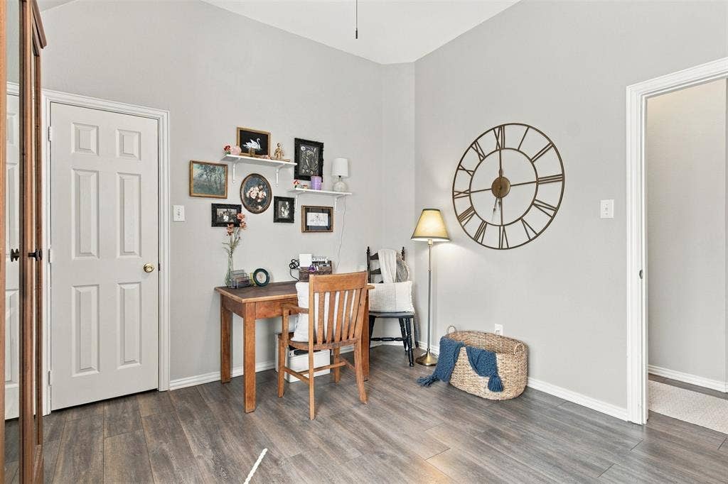 8414 Romanway Drive, Dallas, TX 75249 Office/Room #3