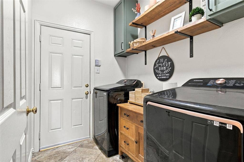 8414 Romanway Drive, Dallas, TX 75249 W/D Included