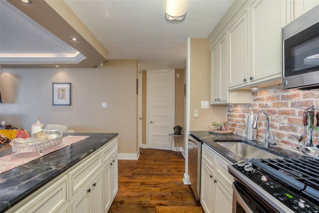 3883 Turtle Creek Boulevard, #1811, Dallas, TX 75219 3883 Turtle Creek Boulevard, #1811, Dallas, TX 75219