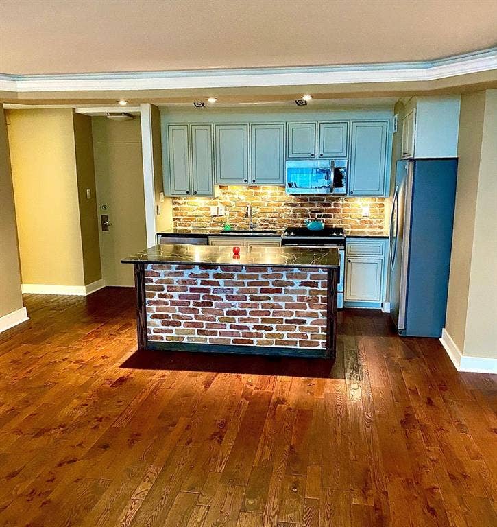 3883 Turtle Creek Boulevard, #1811, Dallas, TX 75219 3883 Turtle Creek Boulevard, #1811, Dallas, TX 75219