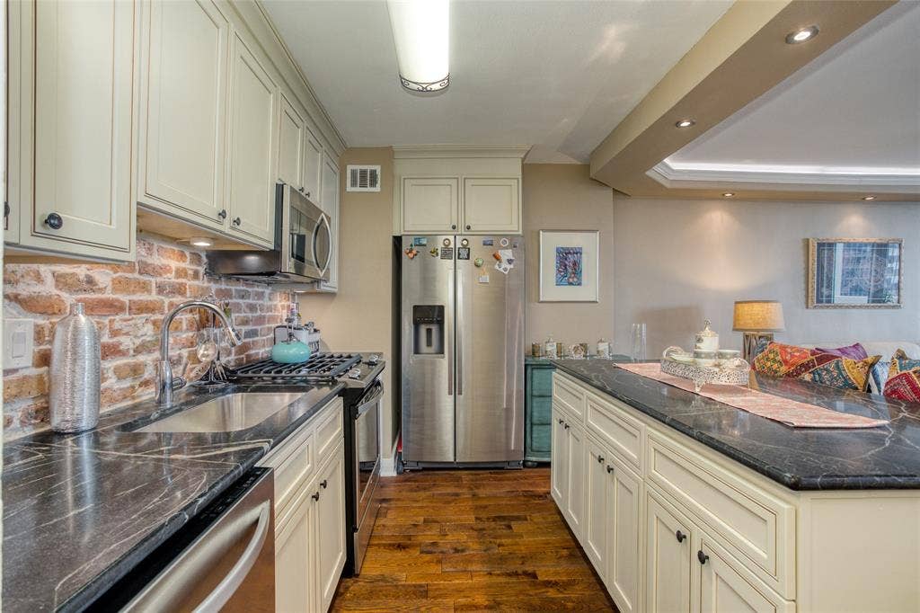 3883 Turtle Creek Boulevard, #1811, Dallas, TX 75219 3883 Turtle Creek Boulevard, #1811, Dallas, TX 75219