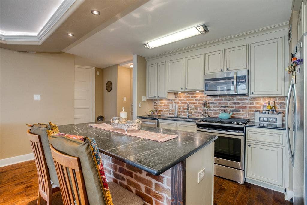3883 Turtle Creek Boulevard, #1811, Dallas, TX 75219 3883 Turtle Creek Boulevard, #1811, Dallas, TX 75219