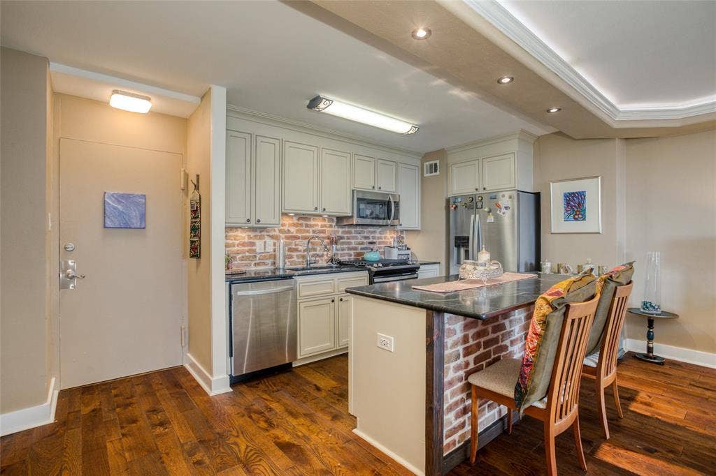 3883 Turtle Creek Boulevard, #1811, Dallas, TX 75219 3883 Turtle Creek Boulevard, #1811, Dallas, TX 75219