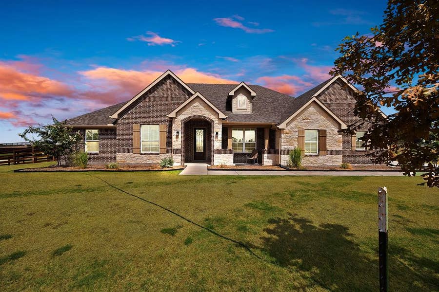 Property photo for 3608 Horseshoe Drive, Van Alstyne, TX