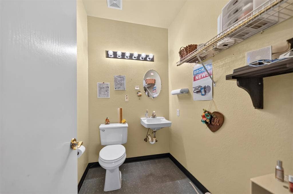 908 N Palestine Street, Athens, TX 75751 908 N Palestine Street, Athens, TX 75751