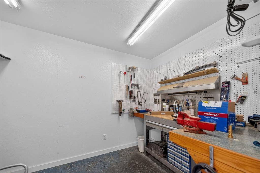 908 N Palestine Street, Athens, TX 75751 908 N Palestine Street, Athens, TX 75751