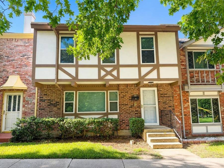 Property photo for 368 Westview Terrace, Arlington, TX