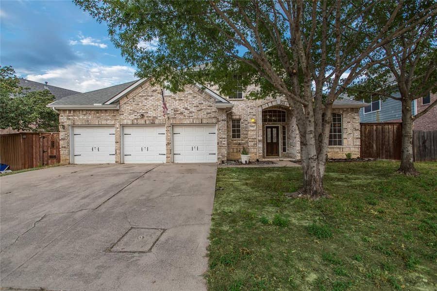 Property photo for 5704 Windmere Lane, Haltom City, TX