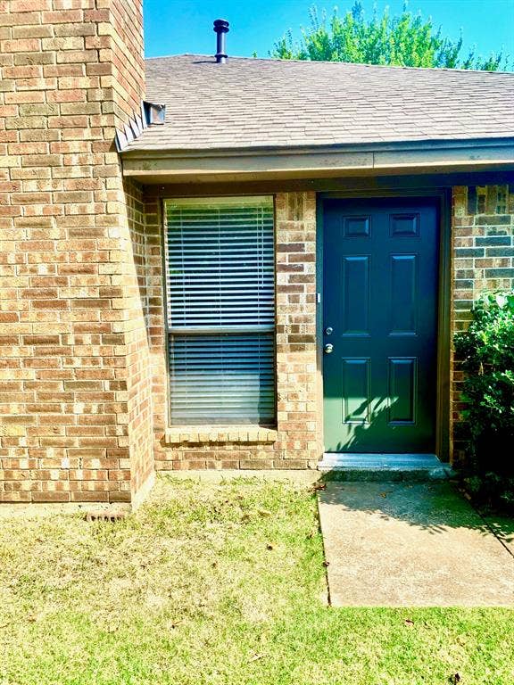 Property photo for 2305 Kingsford Court, Arlington, TX