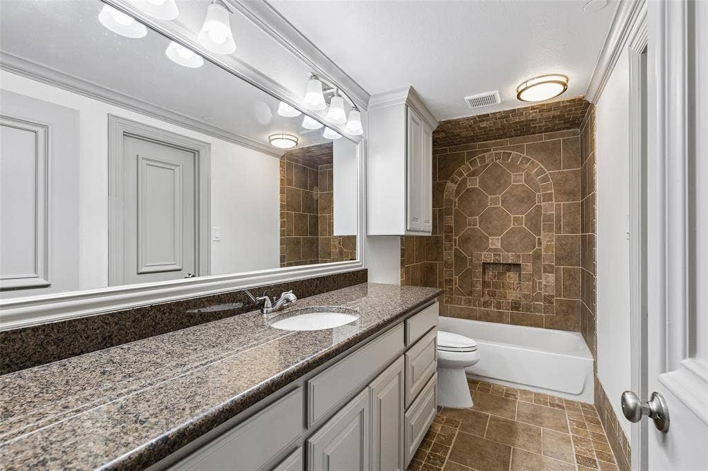 Full Bathroom