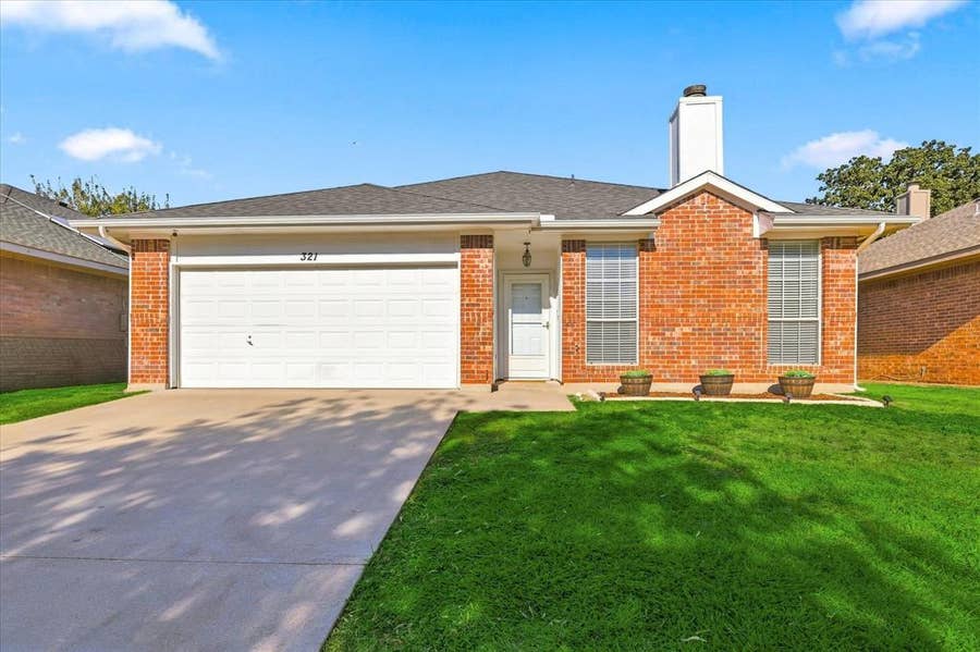 Property photo for 321 Texas Drive, Lake Dallas, TX