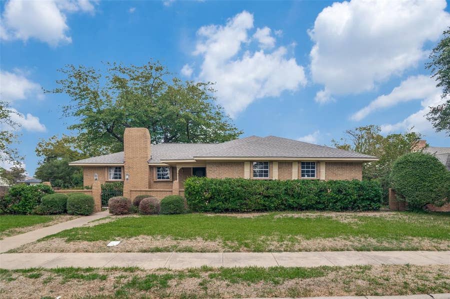 Property photo for 1605 Clear Point Drive, Garland, TX