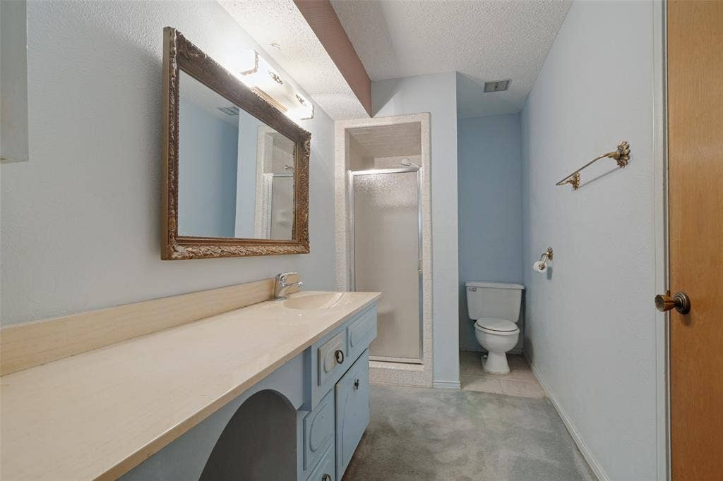 1605 Clear Point Drive, Garland, TX 75041 1605 Clear Point Drive, Garland, TX 75041